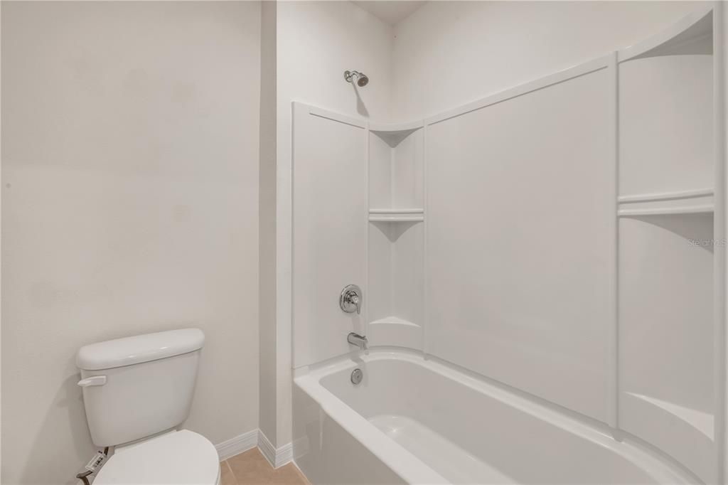 В аренду: $3,195 (5 спален, 3 ванн, 2674 Квадратных фут)