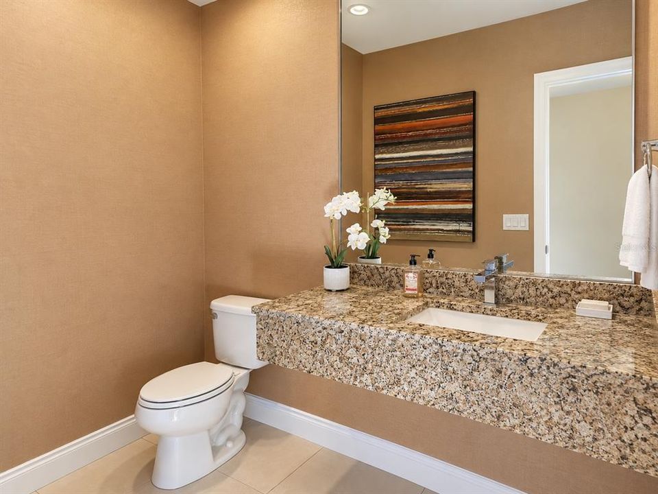 En Venta: $390,000 (3 camas, 3 baños, 2181 Pies cuadrados)