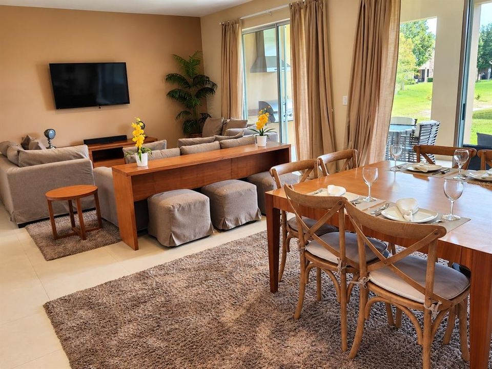 En Venta: $390,000 (3 camas, 3 baños, 2181 Pies cuadrados)