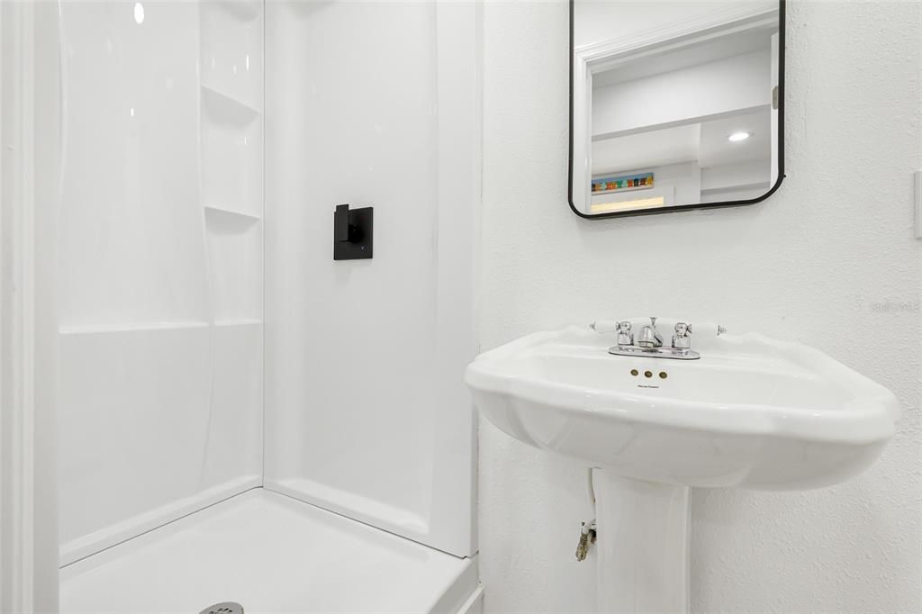 For Sale: $800,000 (5 beds, 4 baths, 3435 Square Feet)