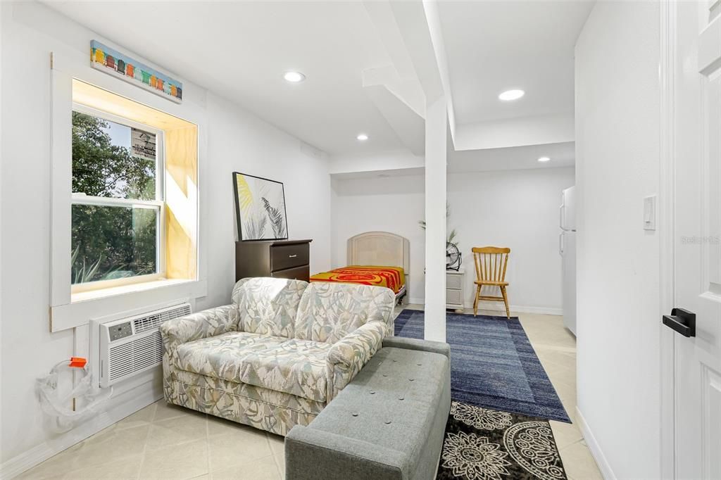 For Sale: $800,000 (5 beds, 4 baths, 3435 Square Feet)