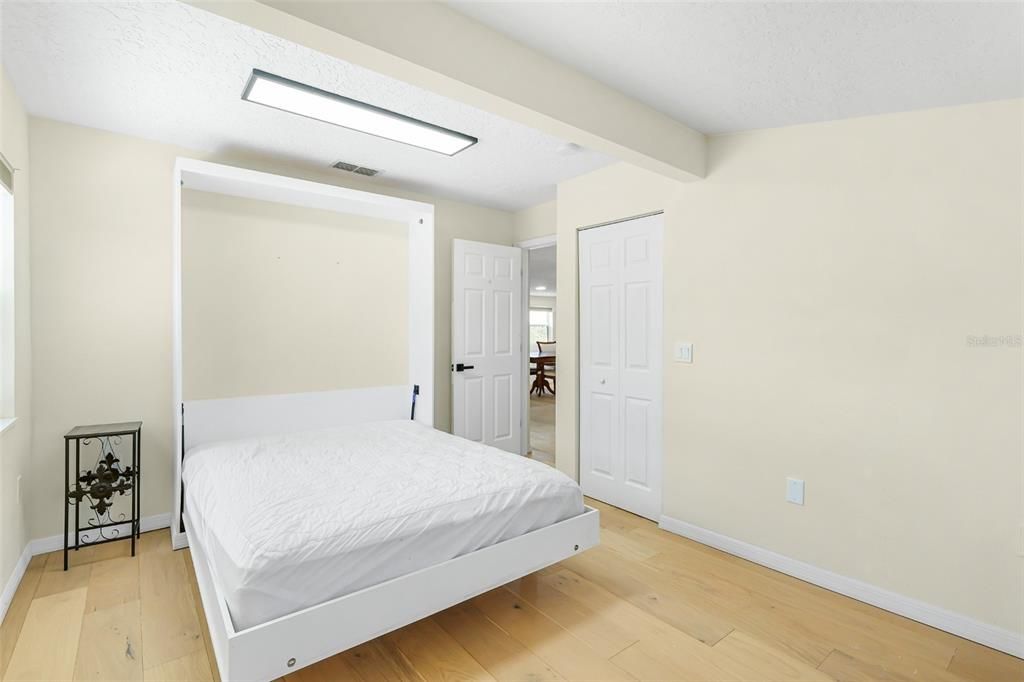 For Sale: $800,000 (5 beds, 4 baths, 3435 Square Feet)