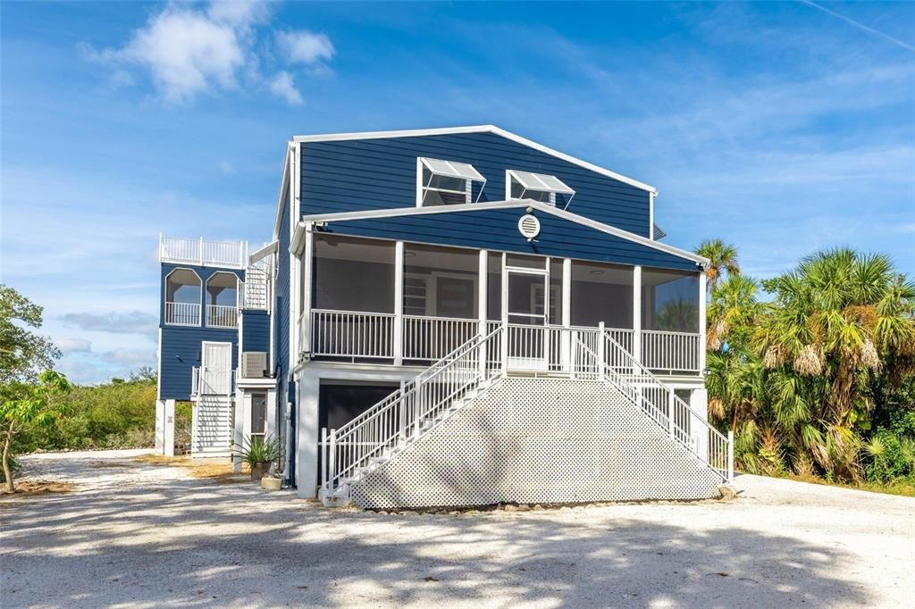 For Sale: $800,000 (5 beds, 4 baths, 3435 Square Feet)