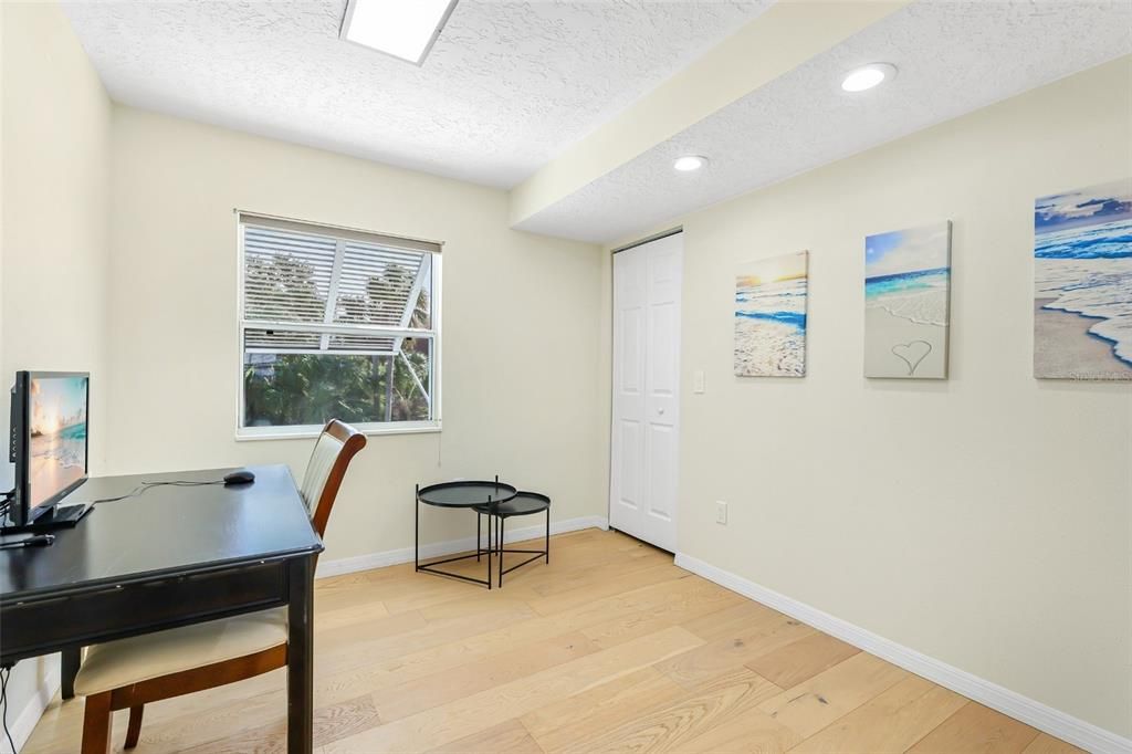 For Sale: $800,000 (5 beds, 4 baths, 3435 Square Feet)