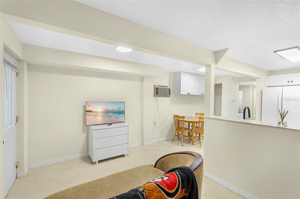For Sale: $800,000 (5 beds, 4 baths, 3435 Square Feet)