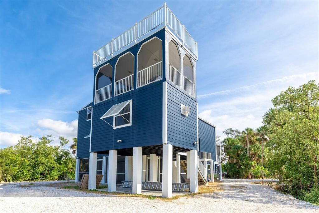 For Sale: $800,000 (5 beds, 4 baths, 3435 Square Feet)