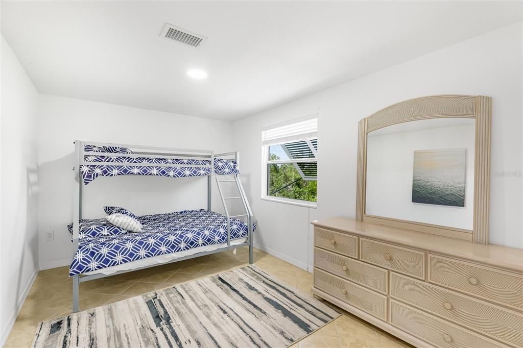 For Sale: $800,000 (5 beds, 4 baths, 3435 Square Feet)
