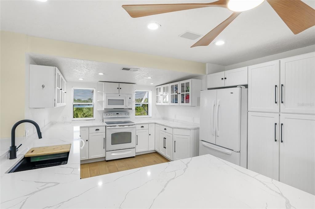 For Sale: $800,000 (5 beds, 4 baths, 3435 Square Feet)