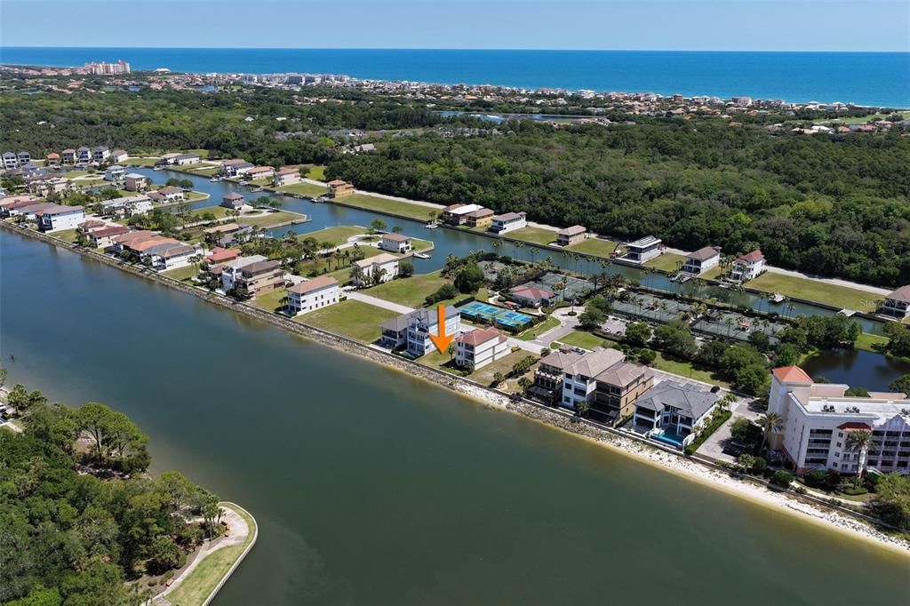 На продажу: $295,000 (0.11 acres)