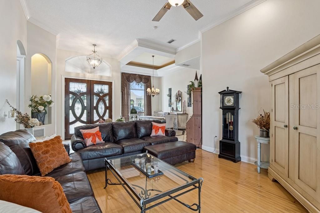 En Venta: $1,200,000 (5 camas, 4 baños, 3951 Pies cuadrados)