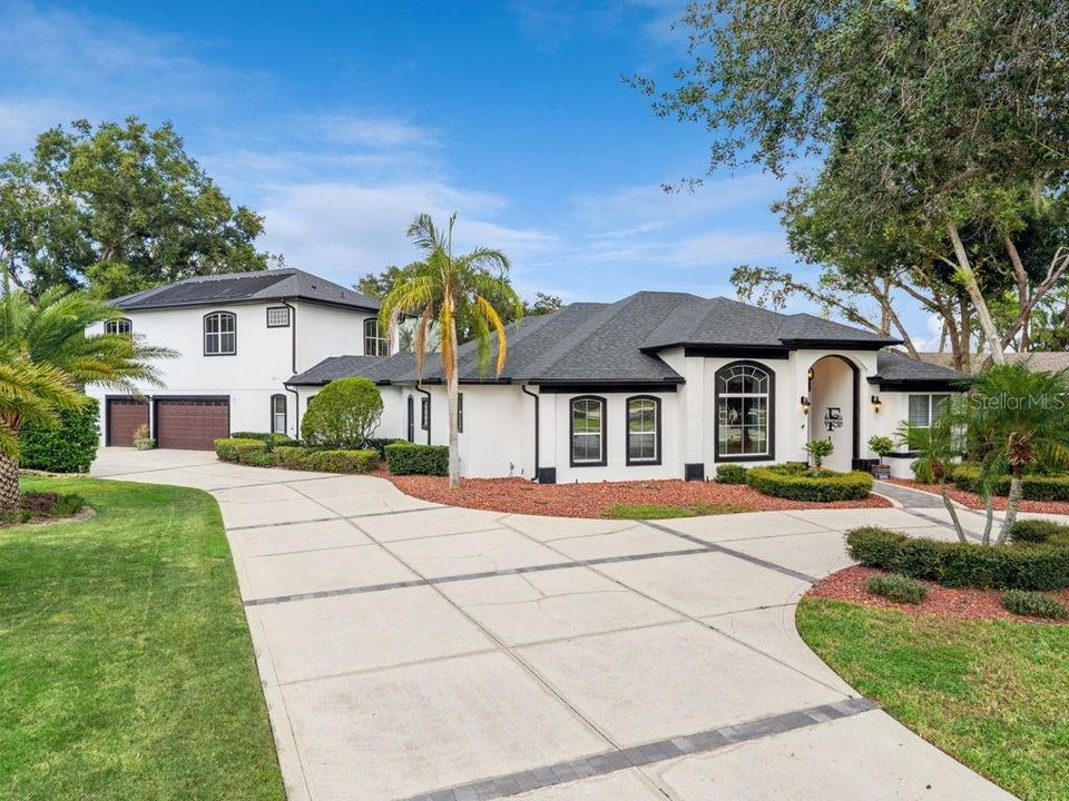 En Venta: $1,200,000 (5 camas, 4 baños, 3951 Pies cuadrados)