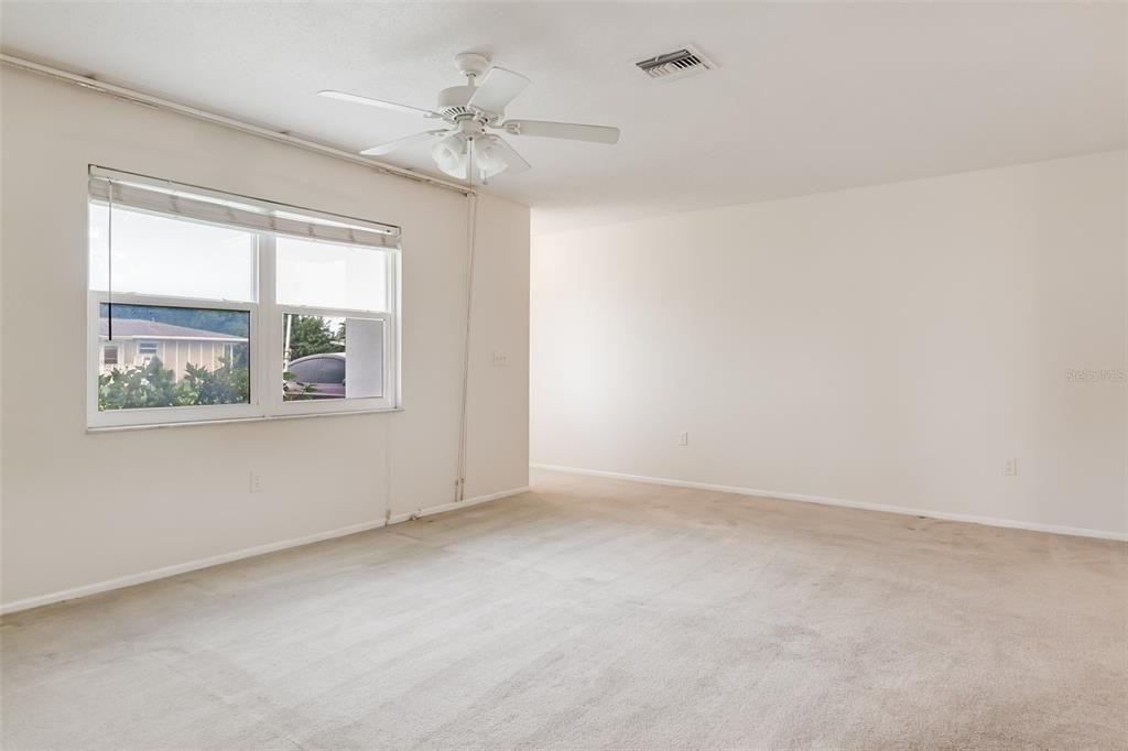 For Sale: $169,900 (2 beds, 2 baths, 1119 Square Feet)