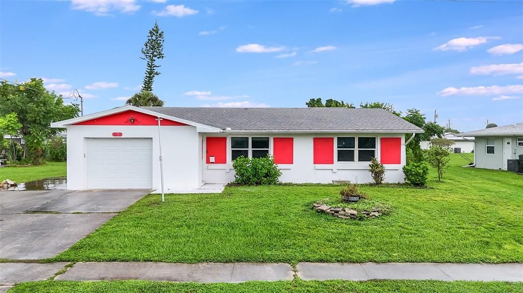 For Sale: $169,900 (2 beds, 2 baths, 1119 Square Feet)