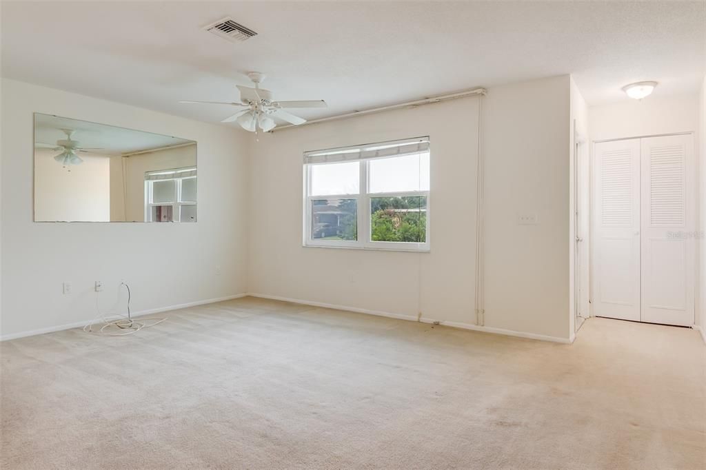 For Sale: $169,900 (2 beds, 2 baths, 1119 Square Feet)