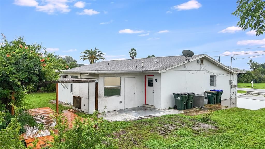 For Sale: $169,900 (2 beds, 2 baths, 1119 Square Feet)