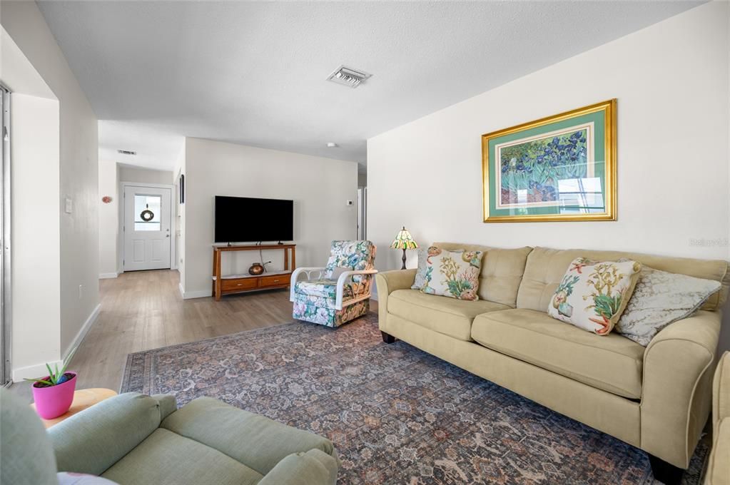 En Venta: $450,000 (2 camas, 2 baños, 1188 Pies cuadrados)
