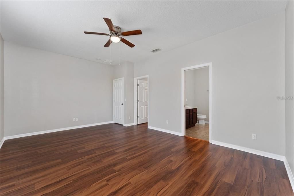 For Rent: $2,650 (4 beds, 2 baths, 2144 Square Feet)