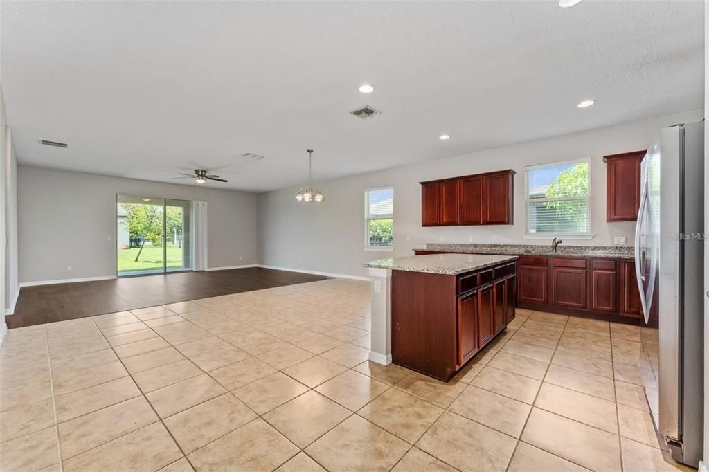 For Rent: $2,650 (4 beds, 2 baths, 2144 Square Feet)