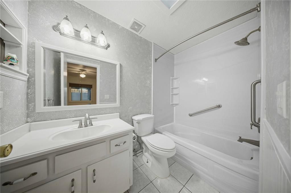 For Sale: $209,900 (2 beds, 2 baths, 1419 Square Feet)