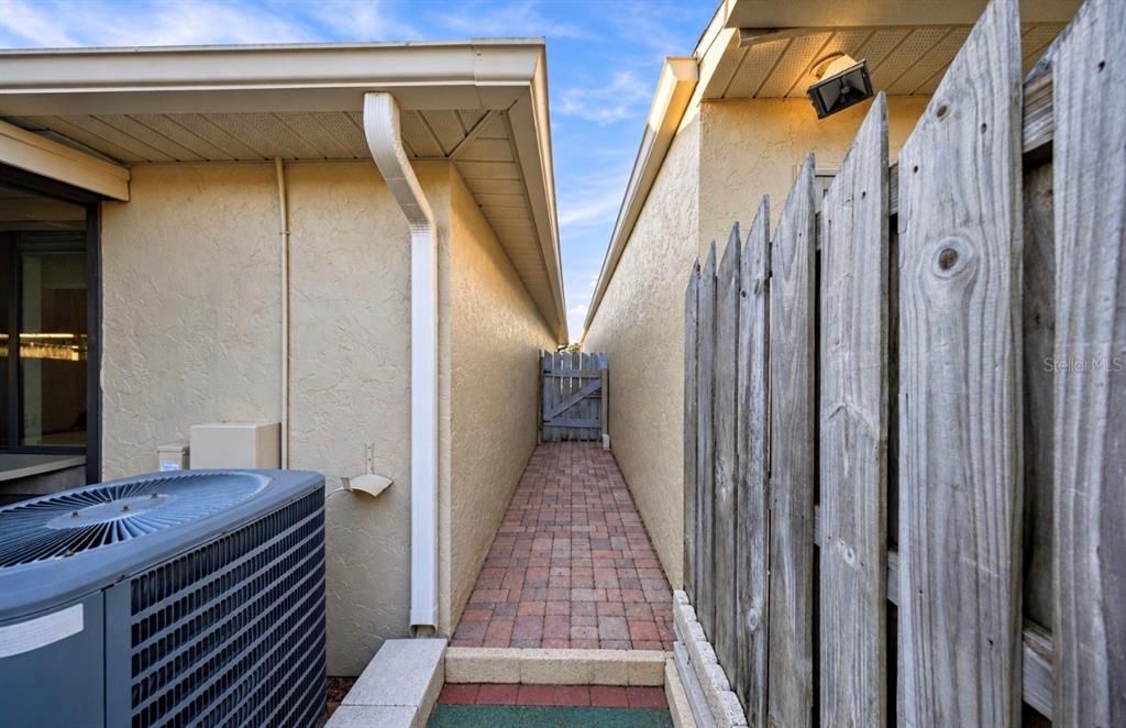 For Sale: $209,900 (2 beds, 2 baths, 1419 Square Feet)