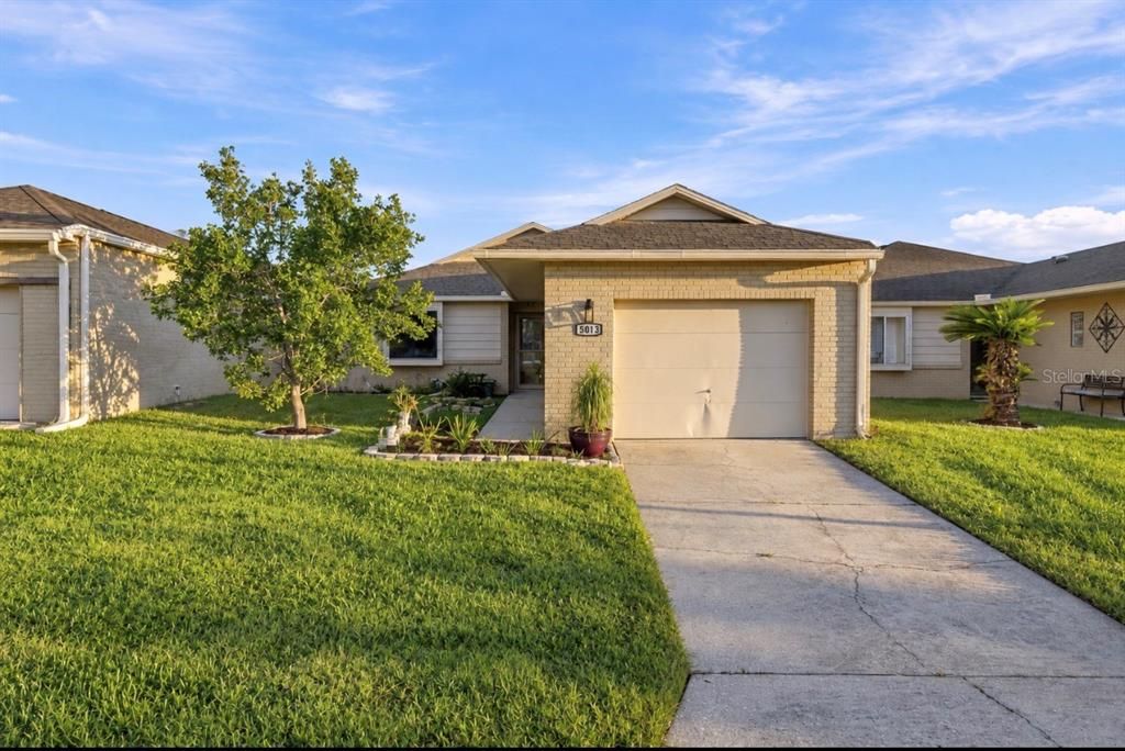 For Sale: $209,900 (2 beds, 2 baths, 1419 Square Feet)