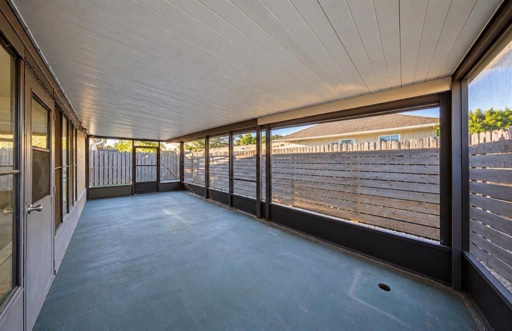 For Sale: $209,900 (2 beds, 2 baths, 1419 Square Feet)