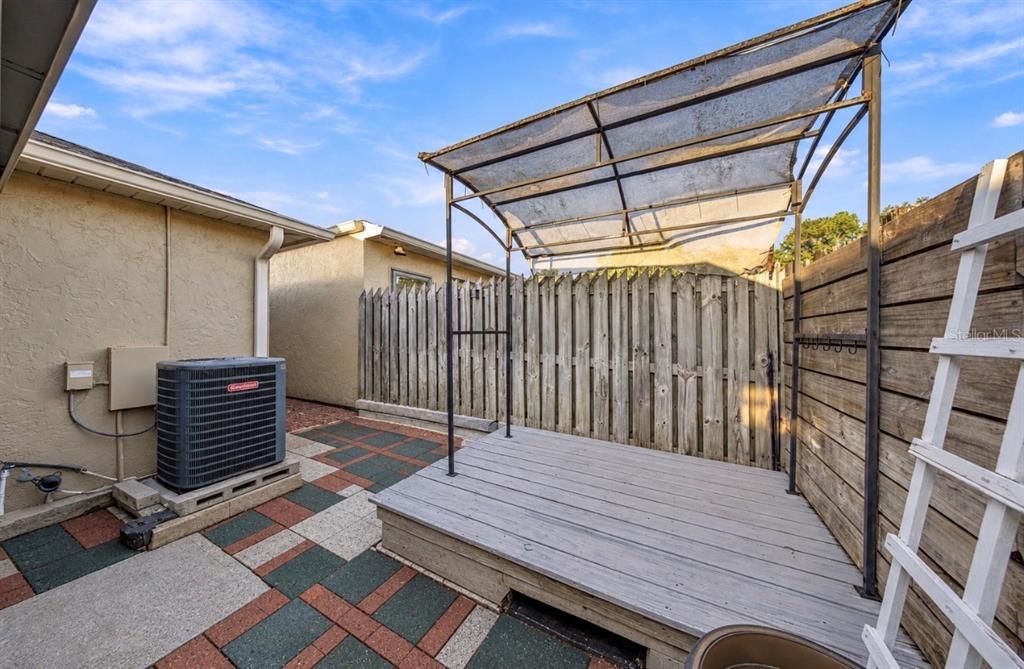 For Sale: $209,900 (2 beds, 2 baths, 1419 Square Feet)