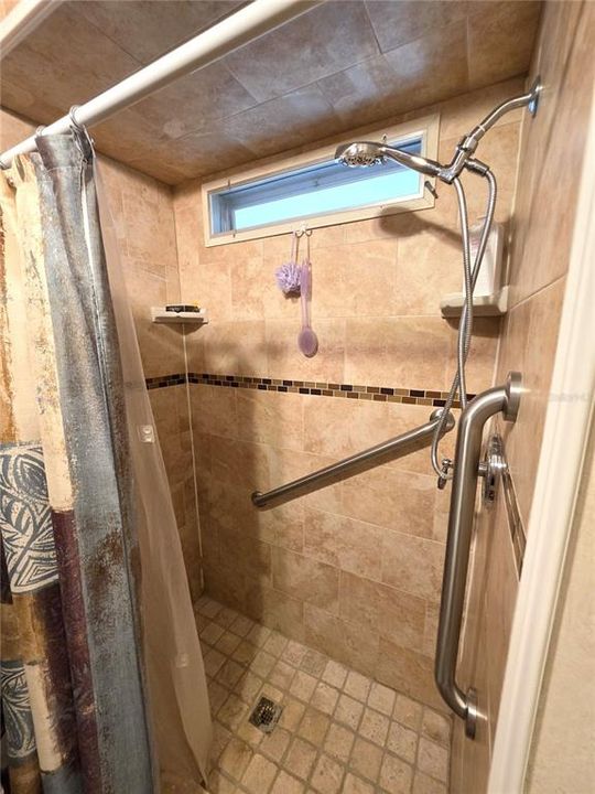 На продажу: $94,900 (2 спален, 2 ванн, 960 Квадратных фут)