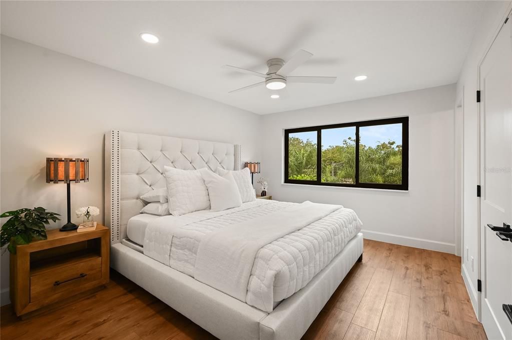 En Venta: $799,000 (2 camas, 2 baños, 1359 Pies cuadrados)