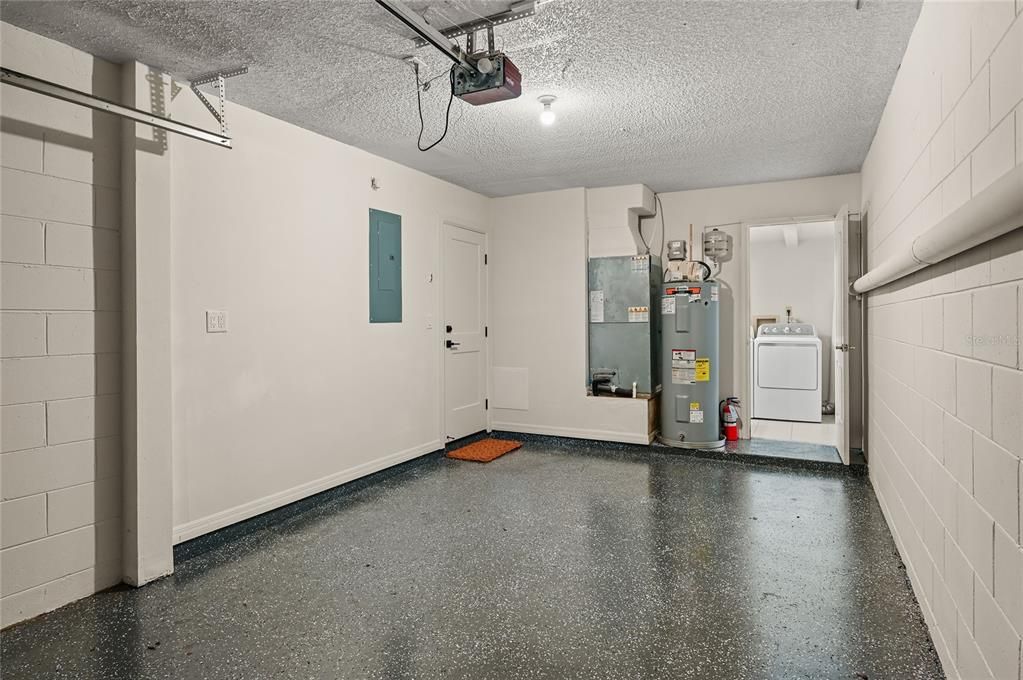 En Venta: $799,000 (2 camas, 2 baños, 1359 Pies cuadrados)