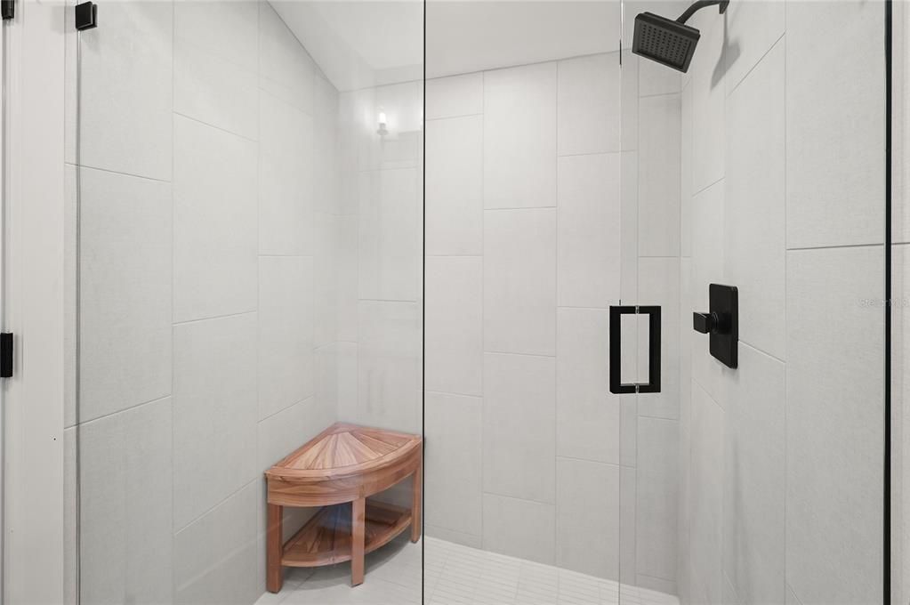 En Venta: $799,000 (2 camas, 2 baños, 1359 Pies cuadrados)