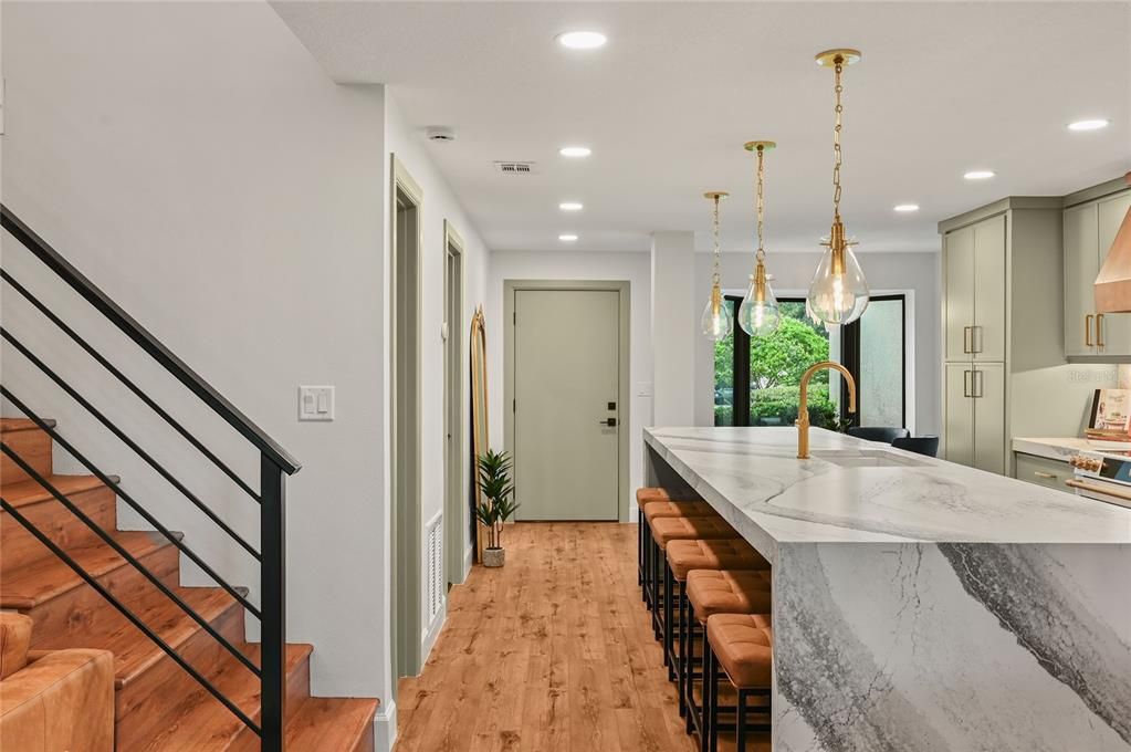 En Venta: $799,000 (2 camas, 2 baños, 1359 Pies cuadrados)