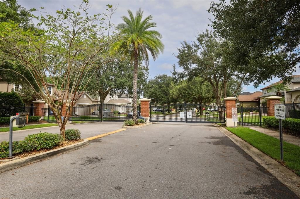 En Venta: $699,900 (4 camas, 3 baños, 2520 Pies cuadrados)