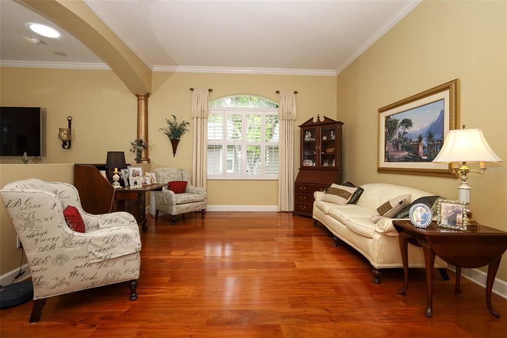 En Venta: $699,900 (4 camas, 3 baños, 2520 Pies cuadrados)
