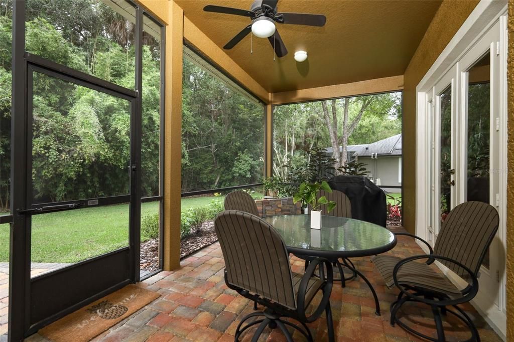 En Venta: $699,900 (4 camas, 3 baños, 2520 Pies cuadrados)