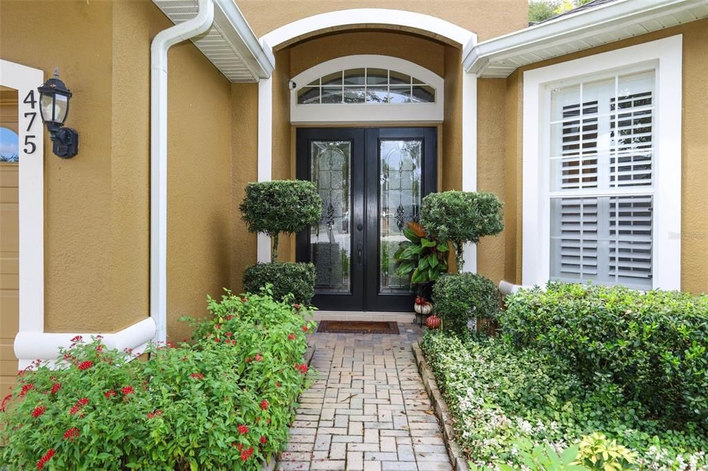 En Venta: $699,900 (4 camas, 3 baños, 2520 Pies cuadrados)