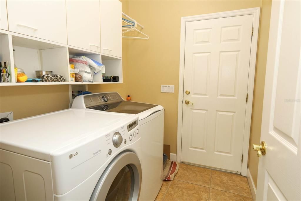 En Venta: $699,900 (4 camas, 3 baños, 2520 Pies cuadrados)