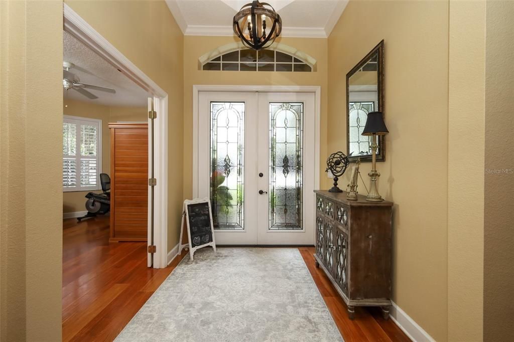 En Venta: $699,900 (4 camas, 3 baños, 2520 Pies cuadrados)