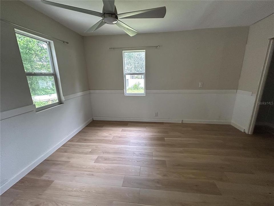 For Sale: $179,900 (2 beds, 2 baths, 1110 Square Feet)