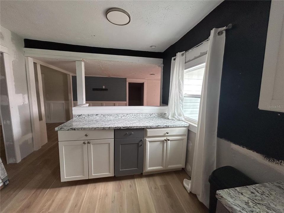 For Sale: $179,900 (2 beds, 2 baths, 1110 Square Feet)