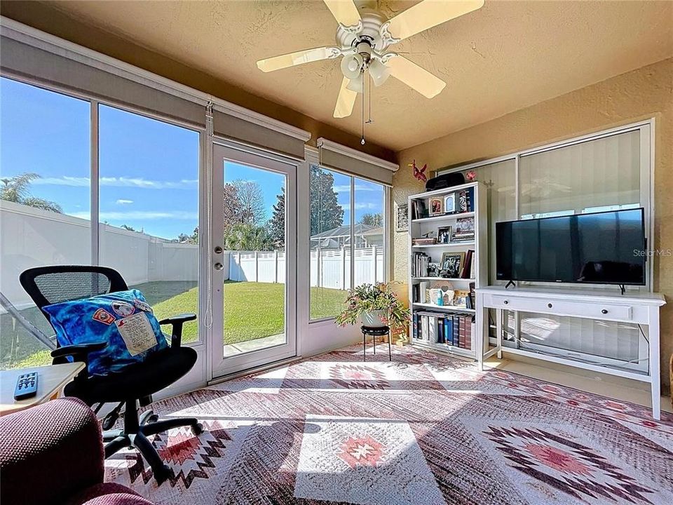 For Sale: $374,900 (2 beds, 2 baths, 1196 Square Feet)