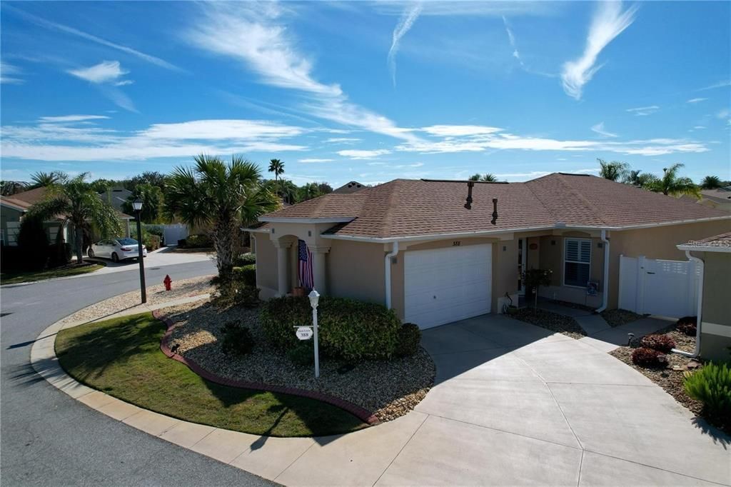 For Sale: $374,900 (2 beds, 2 baths, 1196 Square Feet)