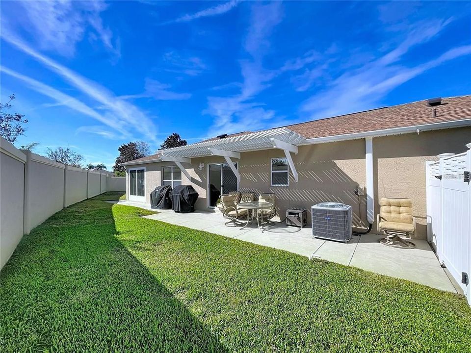 For Sale: $374,900 (2 beds, 2 baths, 1196 Square Feet)