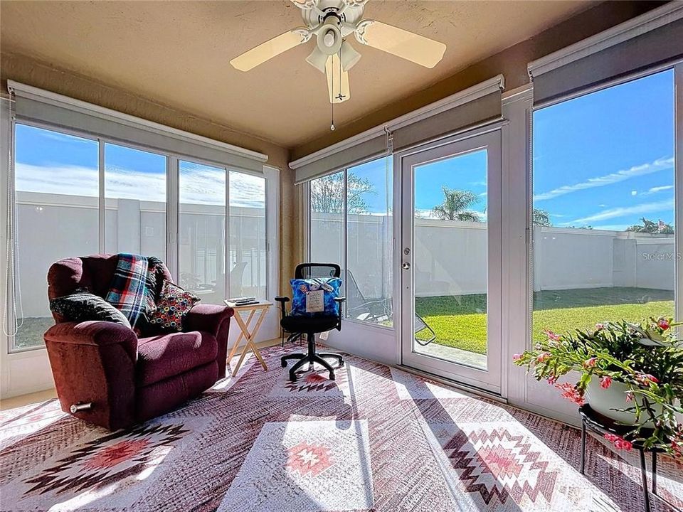 For Sale: $374,900 (2 beds, 2 baths, 1196 Square Feet)