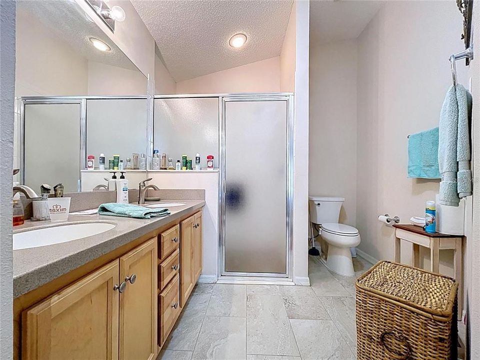 For Sale: $374,900 (2 beds, 2 baths, 1196 Square Feet)