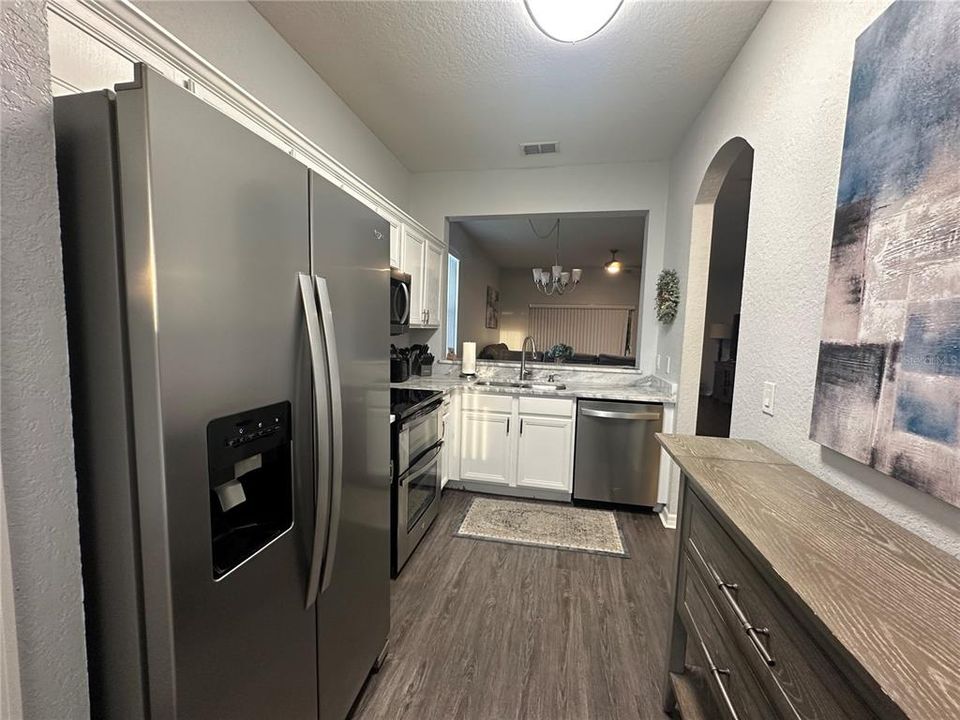 En Venta: $330,000 (4 camas, 3 baños, 1856 Pies cuadrados)