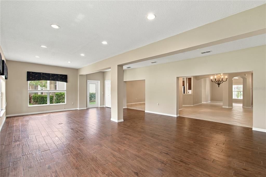 En Venta: $519,900 (3 camas, 3 baños, 3078 Pies cuadrados)