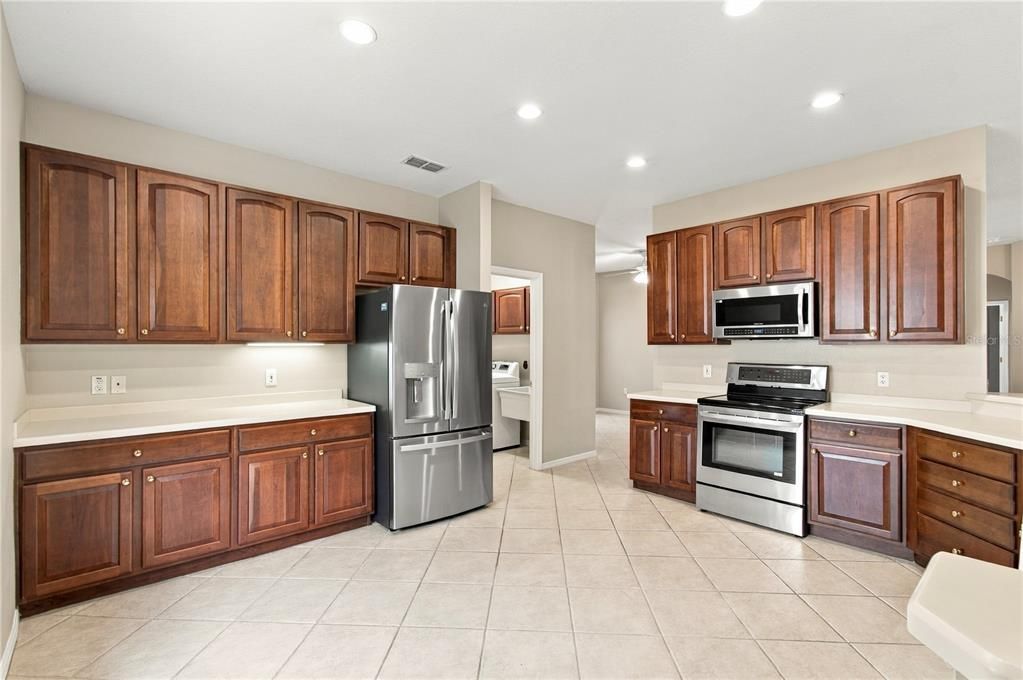 En Venta: $519,900 (3 camas, 3 baños, 3078 Pies cuadrados)