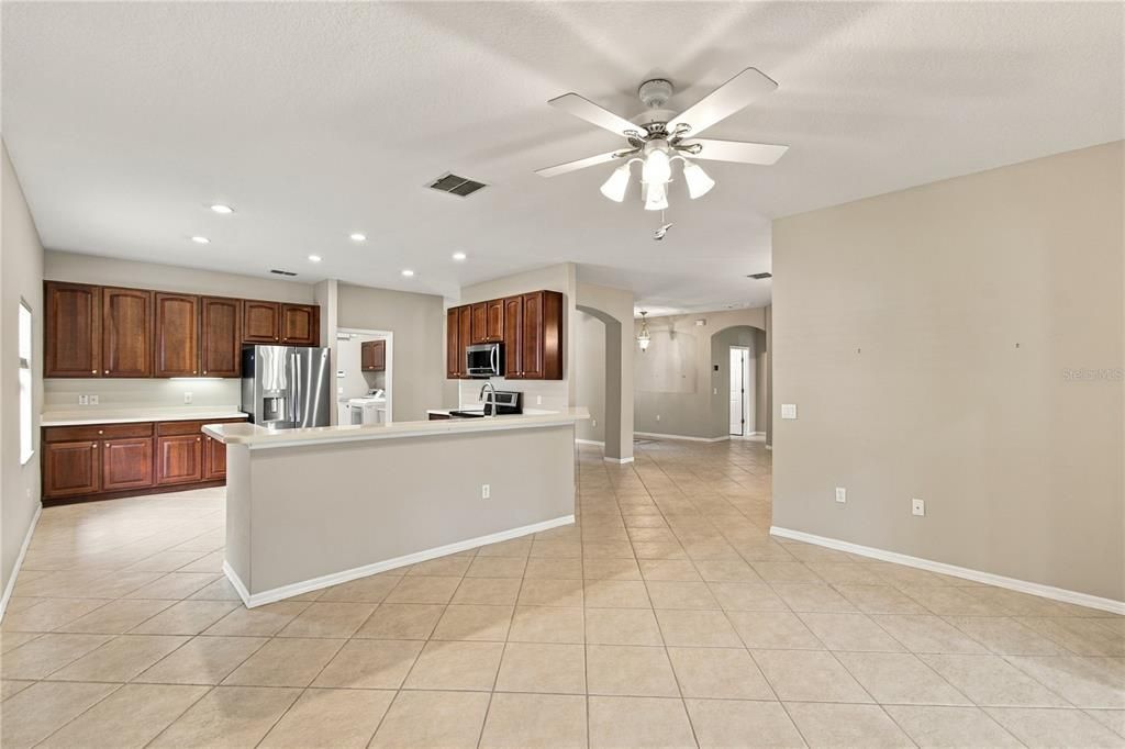 En Venta: $519,900 (3 camas, 3 baños, 3078 Pies cuadrados)