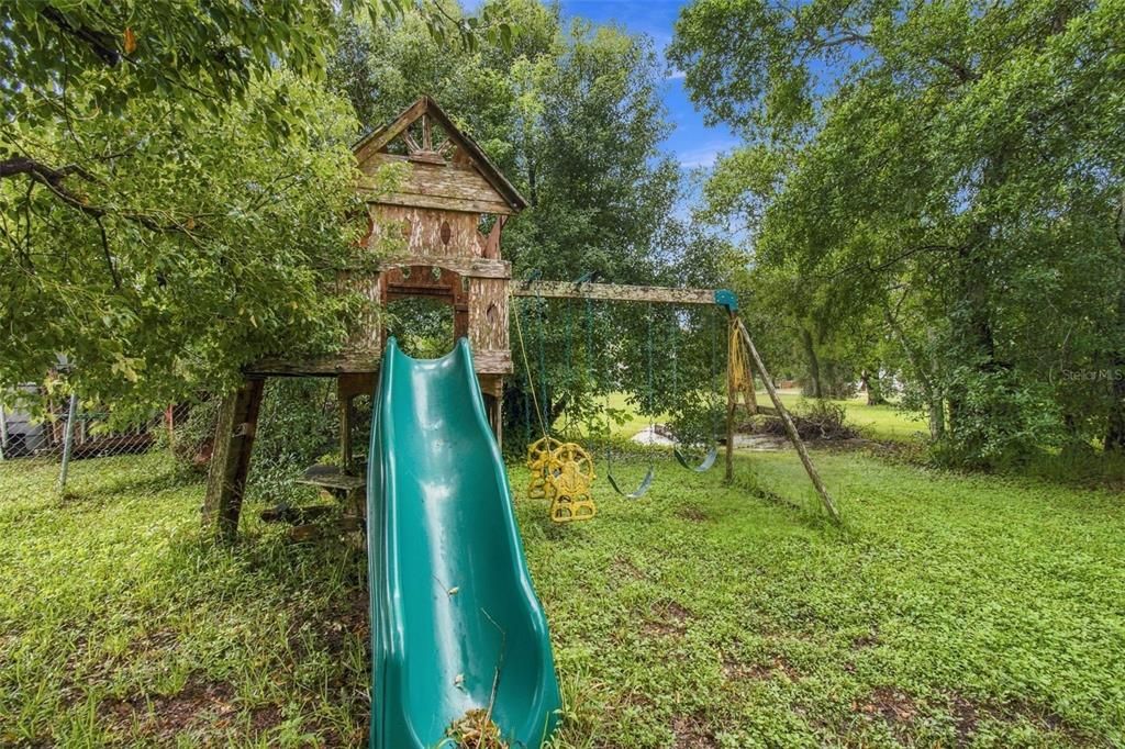 На продажу: $399,000 (3 спален, 2 ванн, 2062 Квадратных фут)